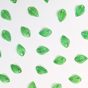 10pcs green translucent acrylic leaf beads , 13mm fairycore jewelry findings