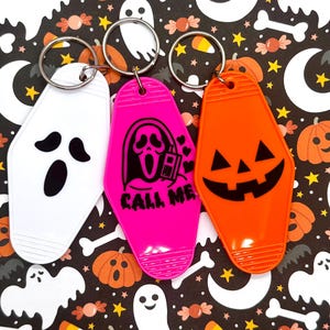 Funny Pink Ghost Keychain: Retro Halloween Key Tag