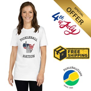 Juli 4 Pickleball Shirt mit USA Karte und Freiheitsstatue | Vaterhaftes Pickleball T-Shirt | Unisex Weiß Sommer T-Shirt Geschenk für Spieler