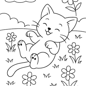 以下が含まれることがあります： 花畑で仰向けになっている幸せそうな猫の白黒線画。猫は目を閉じて笑顔です。空には雲があり、背景にはさらに多くの花があります。