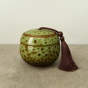 Medium Green Ceramic Tea Jar | Chinese Tea Canister | Matcha Porcelain Storage Jar | Sealed Spice Pot | Coffee Container | Leaf Holder 130ml