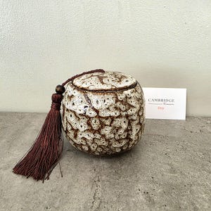 Large White Ceramic Tea Jar | Chinese Canister | Porcelain Matcha Storage Jar | Sealed Spice Pot | Coffee Container | Tea Leaf Holder 500ml
