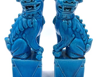 Para zabytkowych ceramicznych chińskich lwów stróżujących – przynoszących szczęście „Foo Dog”