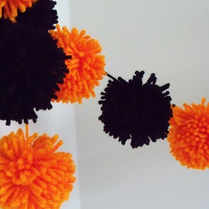 Orange and Black Pompom Garland | Halloween Pompom Bunting | Pompom Garland | Pompom Decoration | Halloween Decor | Mantle Garland