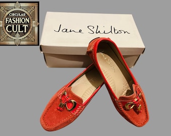 Mocasines vintage Y2K de ante color coral con lazo dorado de Jane Shilton / Zapatos planos de lujo con forro de ante suave / Zapatos elegantes de verano sin cordones