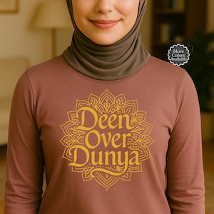 Deen Over Dunya långärmad tröja: Islamisk kalligrafidesign