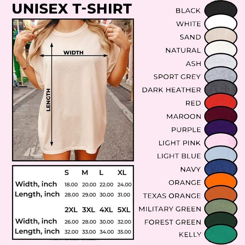 Puede incluir: Una camiseta unisex beige con medidas en pulgadas. La imagen muestra una variedad de colores, incluyendo negro, blanco, rojo y azul marino. Las tallas de camiseta van de la S a la 5XL, con medidas de ancho y largo.