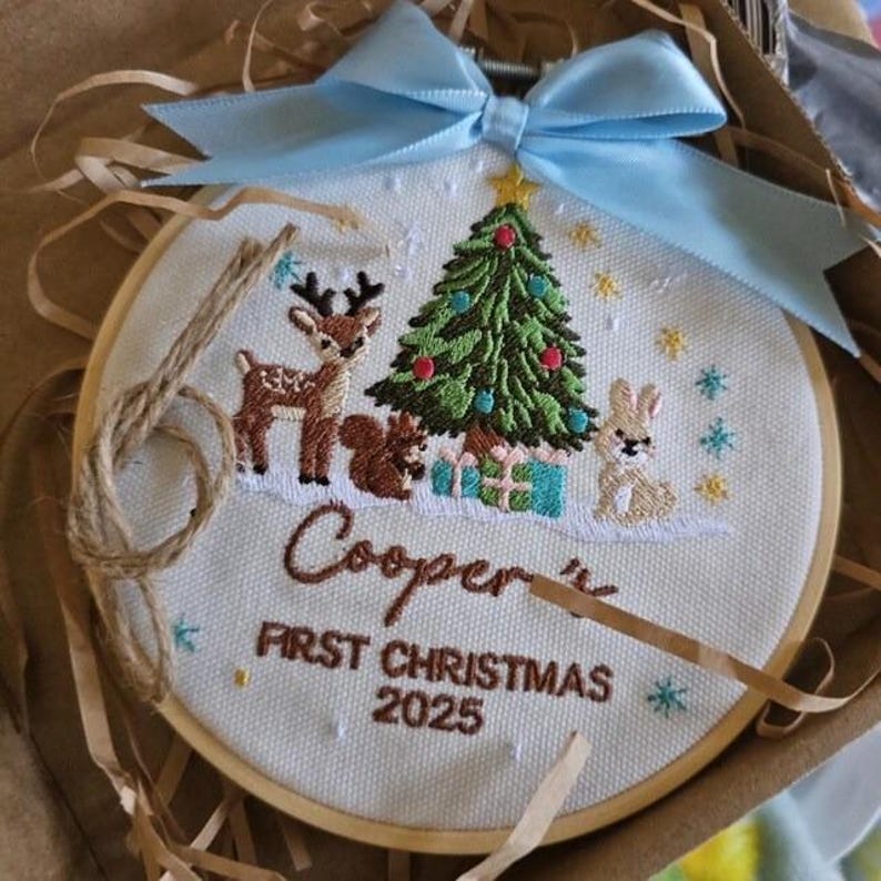 Custom Woodland Animal Baby's 1st Christmas Embroidered Ornament, Baby's First Christmas Gift, New Baby Gift, Newborn Keepsake, EOL041.C imagen 4