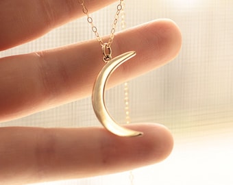 Cresecent Moon Necklace, Gold Moon Charm, Gold Filled Necklace, Dainty Necklace, Everyday Necklace, Layering Necklace, Crescent Necklace