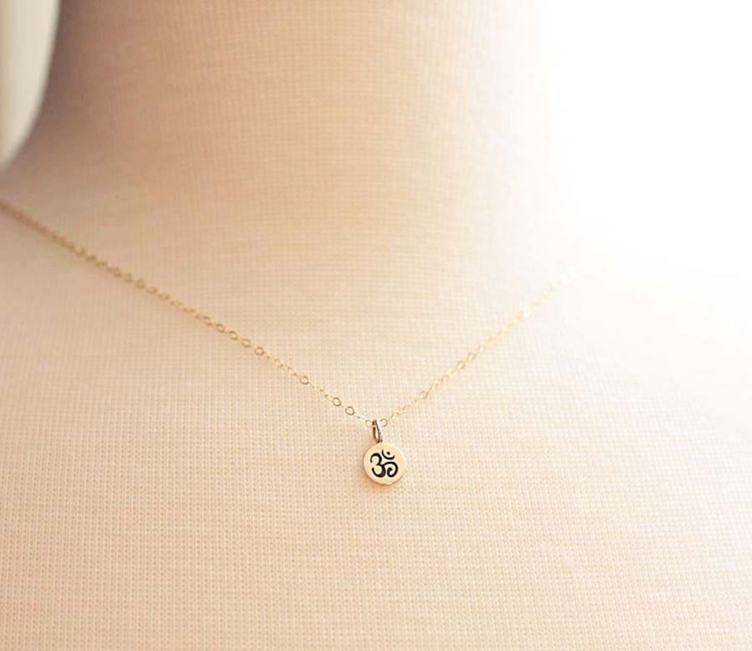 Ohm Om su clip da 9 mm piccolo charm in argento sterling .925 x 1