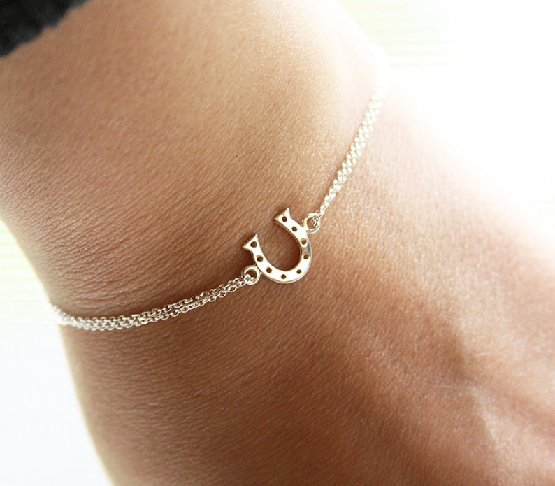 Lucky Horseshoe Armband, Afstudeercadeau, Sterling Zilver, Hoefijzerketting, Hoefijzer Enkelbandje, Vriendschapsarmband, Sierlijke Bedelarmband afbeelding 1