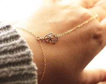 Dainty Gold Hand Chain, Hamsa Hand Bracelet, Gold Filled, Slave Bracelet, Finger Chain, Everyday Delicate Jewelry, Finger Bracelet, Decliate