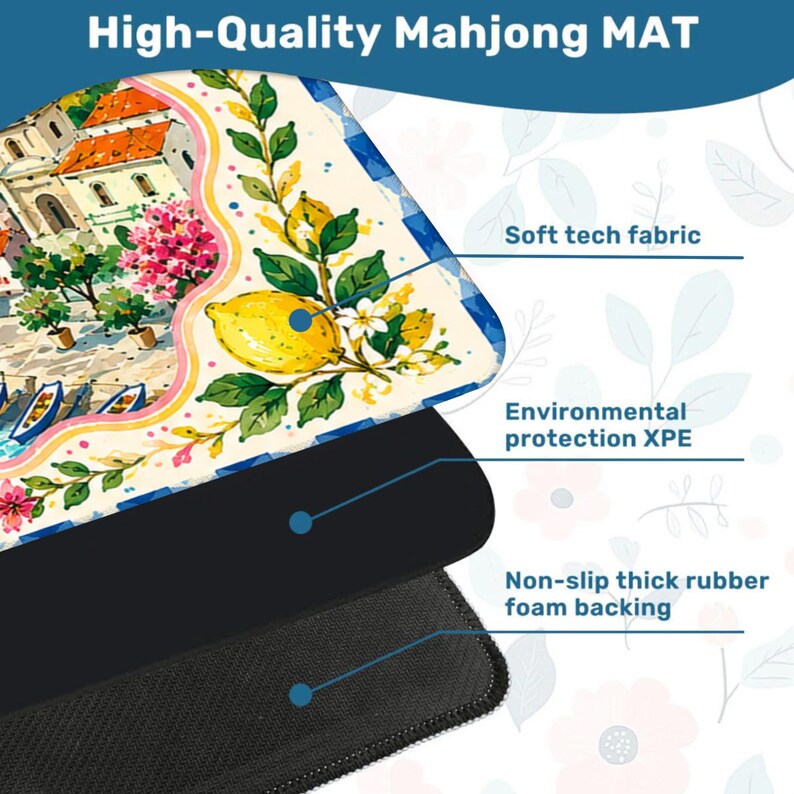 Puede incluir: Una alfombrilla de Mahjong de alta calidad con un dise&ntilde;o colorido que presenta una escena costera con edificios, botes y limones. La alfombrilla tiene una parte superior de tela suave, protecci&oacute;n ambiental XPE y un respaldo de espuma de goma gruesa antideslizante.