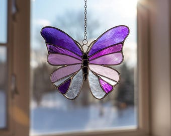Atrapasueños de vidrieras con mariposas moradas – Decoración de ventanas estilo cottagecore