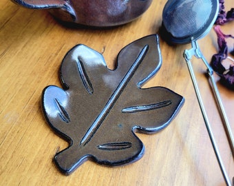 Mini Oak Leaf Teaspoon Holder for Beverage Station - Miniature Spoon Rest for Coffee Tea Bar in Brown