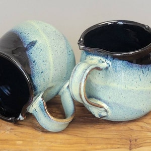 Handmade Green & Black Mug Set – Wedding Gift for Couple – Artisan Ceramic Mugs with Tea Bag Notch