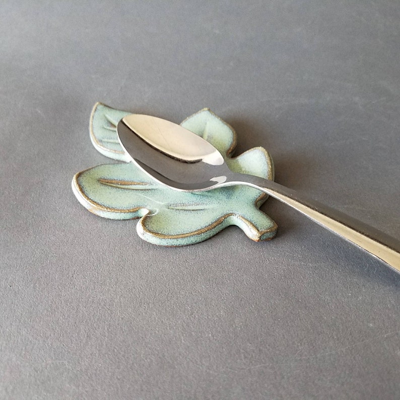 Oak Leaf Miniature Spoon Rest in Green for Tea Coffee Station 