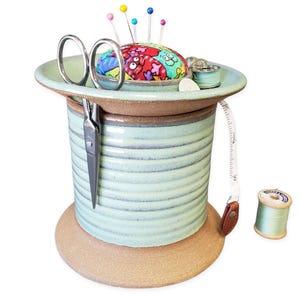 Spool-Shaped Ceramic Sewing Organizer for Hand-Stitched Crafts – Perfect Gift for Sewers Green Rainbow Cat