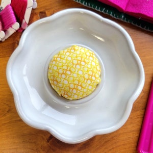 Sew Essentials Floral Flower Petal Sewing Dish Pincushion Needle Bobbin Notions Holder Polka dot Daisy Yellow White Pin Cushion image 3