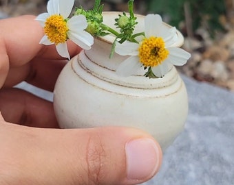 Mommy Pot Meaningful Miniature Pottery for Mother's Little Moments - Mini Flower Vase with Poem - Butter Cream Yellow