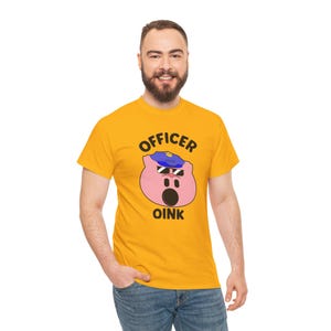 Camiseta de oficial Oink / Camiseta divertida de policía con cerdo / Camiseta de sátira policial de dibujos animados / Camiseta gráfica antiautoridad / Camiseta de protesta unisex vanguardista