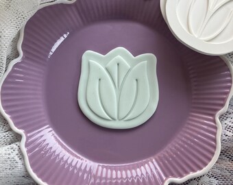Tulip Cookie Cutter & Stamp – 8cm Floral Fondant Embosser for Spring, Garden and Flower Themes