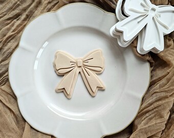 Beautiful Bow Cookie Cutter & Raised Stamp – 8cm – Elegant Ribbon Fondant Embosser