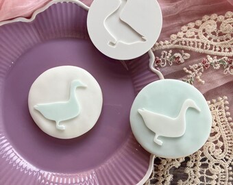Goose Cookie Fondant Embosser – 7cm Baking Stamp – Farmyard Animal Cookie Decorating Tool