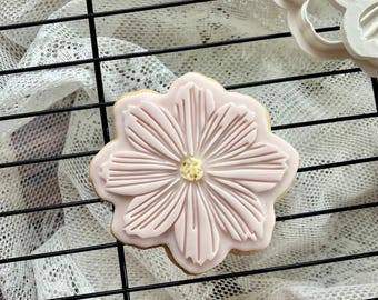 Elegant Floral Cookie Stamp – Detailed Flower Fondant Embosser – Botanical Spring Biscuit Cutter for Weddings, Baby Showers, Garden Party