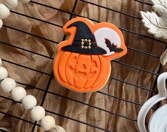 Pumpkin Witch Hat Cookie Cutter and Embosser – Halloween Fondant Stamp – Spooky Bat & Moon Design – 8cm