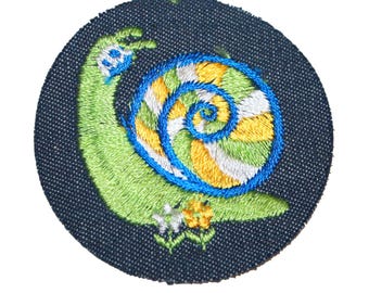 Vintage 1970s Snail Embroidered Patch - Embroidery Patch - cute snail insect swirl bug girl patch 70s patch jacket quilt coat vintage bug