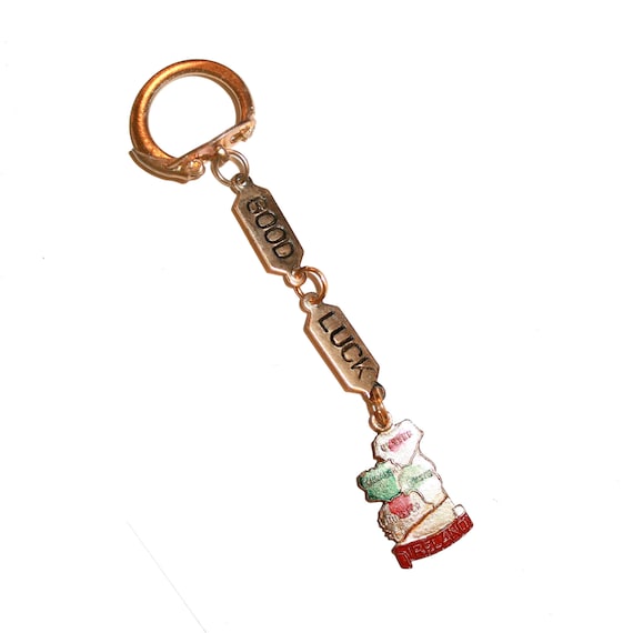 Vintage 50s Dime Store Good Luck Ireland Keychain - vintage kitsch collectible dime store keychain key ring