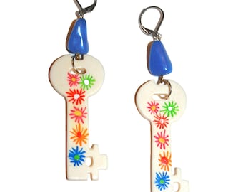 70s Groovy Skeleton Key Earrings - vintage 1970s big key earrings retro psychedelic