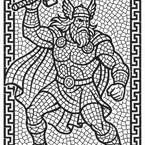 Puede incluir: Ilustración en mosaico en blanco y negro de Thor, el dios nórdico del trueno, sosteniendo un martillo. La obra presenta un patrón de mosaico detallado, un casco con alas y un borde decorativo.