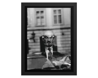 Salman Rushdie Framed Portrait – exclusive limited edition portrait photography signed by Rossano B. Maniscalchi - Art gallery photography