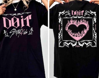 Camiseta Stray Kids Do It 2 lados, Camiseta Retrô Stray Kids World Tour 2025, Camiseta Stray Kids Do It, Camiseta Stray Kids Kpop, Camiseta Skzoo