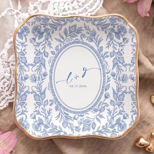 Custom Engagement Ring Dish, Mr and Mrs Gift, Personalized Trinket Dish with Initial & Date, Gift for Couple, First Anniversary Keepsake