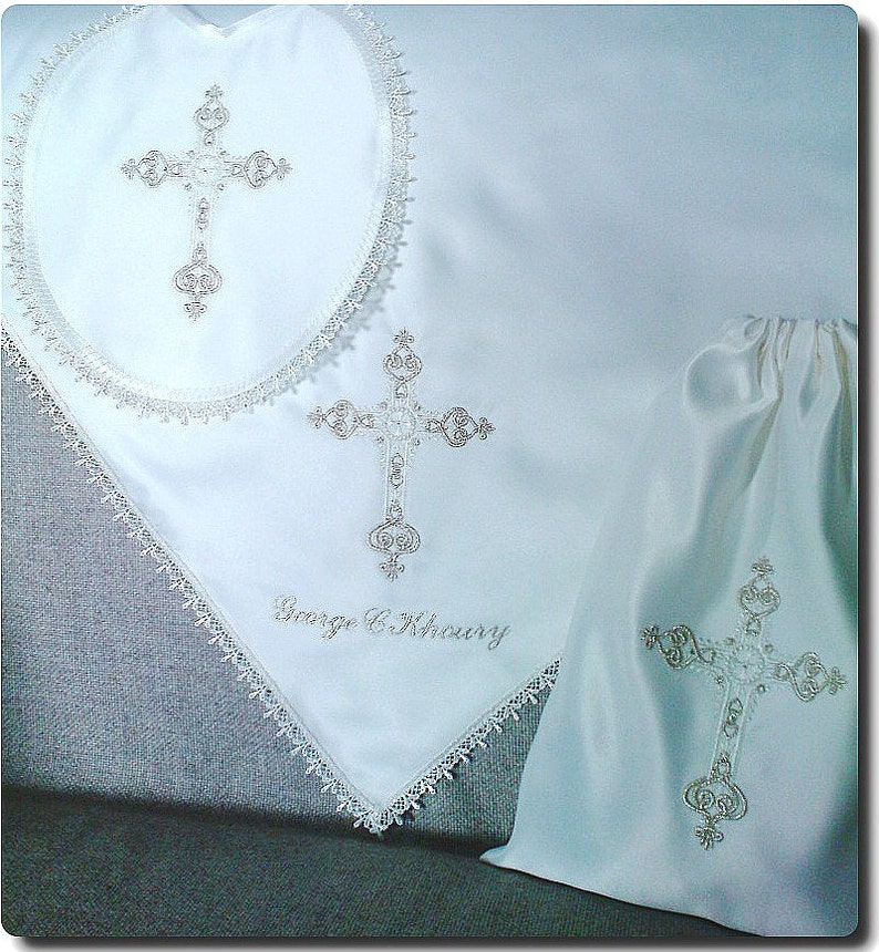Baptizm Christening blanket shawl with name, cross white Irish English Scottish Catholic Orthodox Armenian designs MATCHING bibs zdjęcie 7