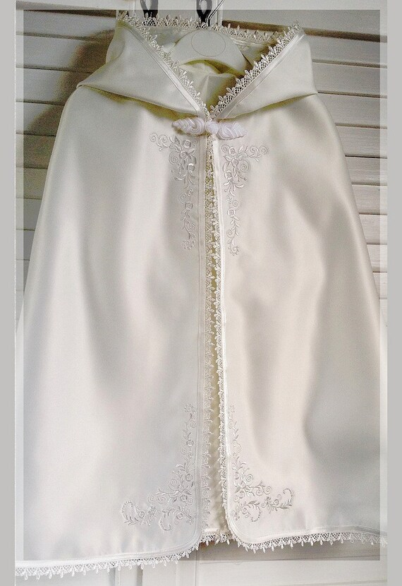 Cape De Bapteme Bapteme Enfants Bebe En Satin Blanc Ou Ivoire Etsy