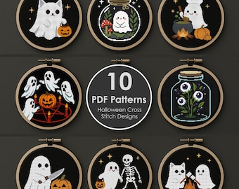 Puede incluir: Una colección de diez patrones de punto de cruz de Halloween exhibidos en aros de bordado. Los diseños presentan fantasmas, calabazas, gatos y un esqueleto. Los patrones están sobre un fondo negro, con el texto "10 PDF Patterns Halloween Cross Stitch Designs".