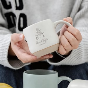 Caneca de café de cerâmica personalizada, presente de casamento com gravação personalizada