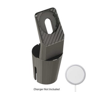 Puede incluir: Un soporte de carga gris oscuro para smartwatch, con una base en forma de copa. El soporte tiene el texto "Magsafe 25W" y las palabras "Charger Not Included" en la parte inferior. También se muestra un cargador circular blanco.