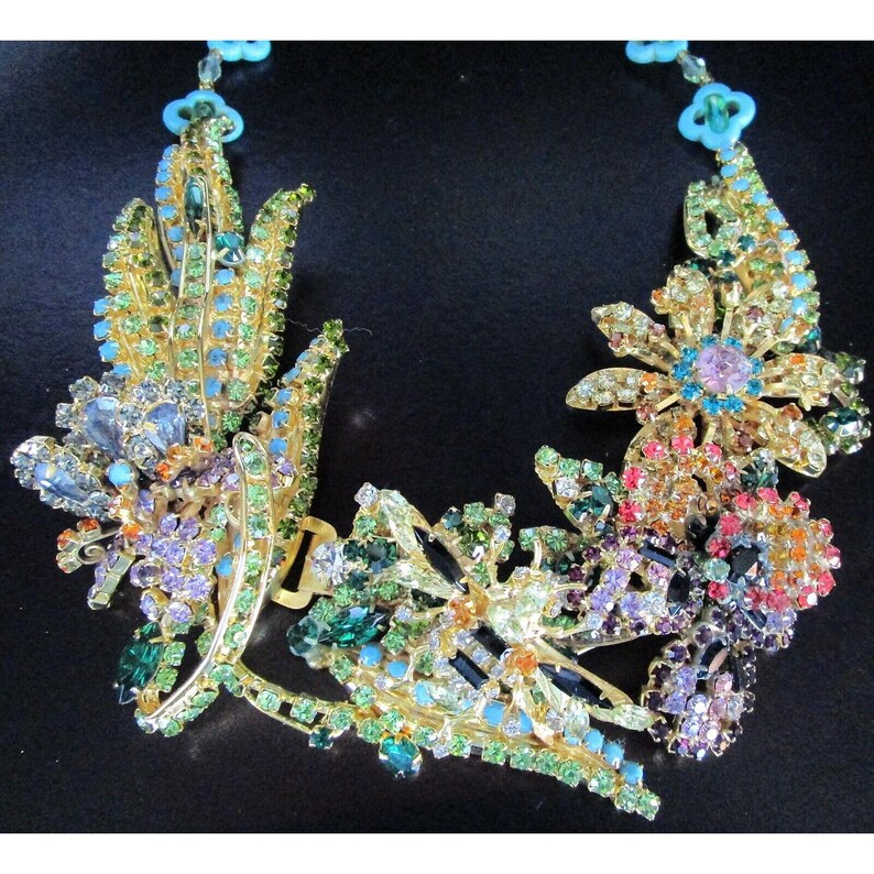 Collier Zara à Cristaux — Motif Floral Avec Rhinestones, Couleur Doré, Parfait Pour Les Fêtes