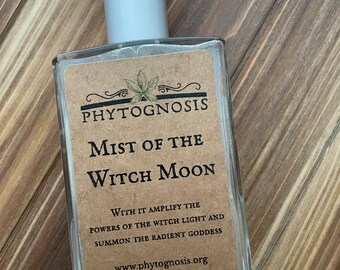 Mist of the Witch Moon - un spray d'ambiance qui amplifie la lumière de la sorcière et invoque la déesse lunaire