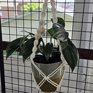 Handmade Macrame Plant Hanger-Boho Hanging Planter for indoor & Outdoor Use