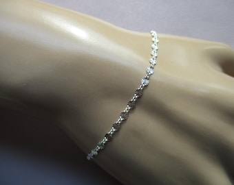 Starburst sterling silver dainty bracelet- 2.1x3mm links