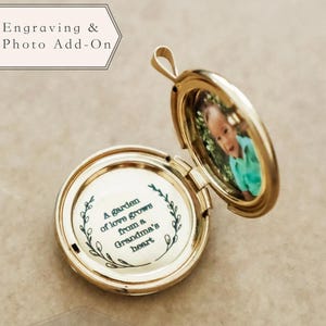 Engraved leaf frame - Simple silhouette with space for your personalized message inside any locket