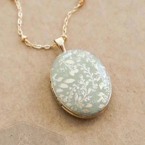 Gold Leaf Enamel Locket Flower Jewelry - Locket Necklace with Photo
