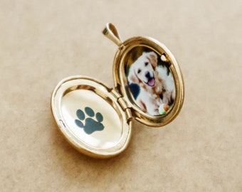 Dog Paw Print - Make a unique pet portrait locket - Personalized Engraving Service