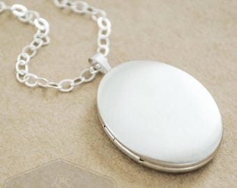 Medallón grande de plata de ley cepillada - Collar estilo satinado mate